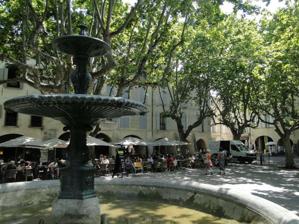 Une chambre à Uzès Exterior foto
